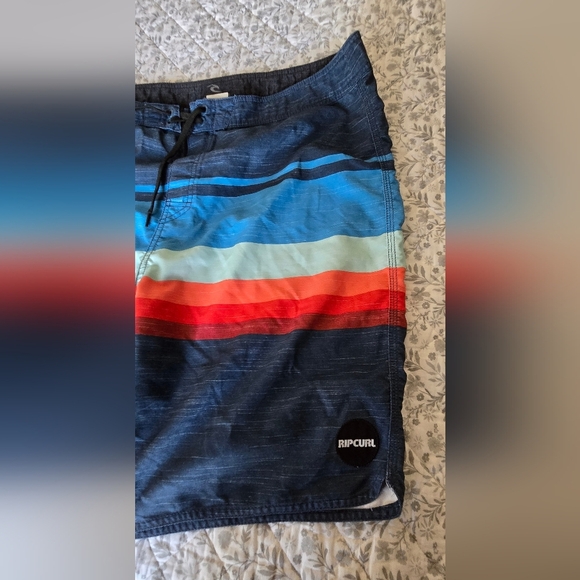 Rip Curl Men's Multicolor Swim Shorts - Picture 3 of 7